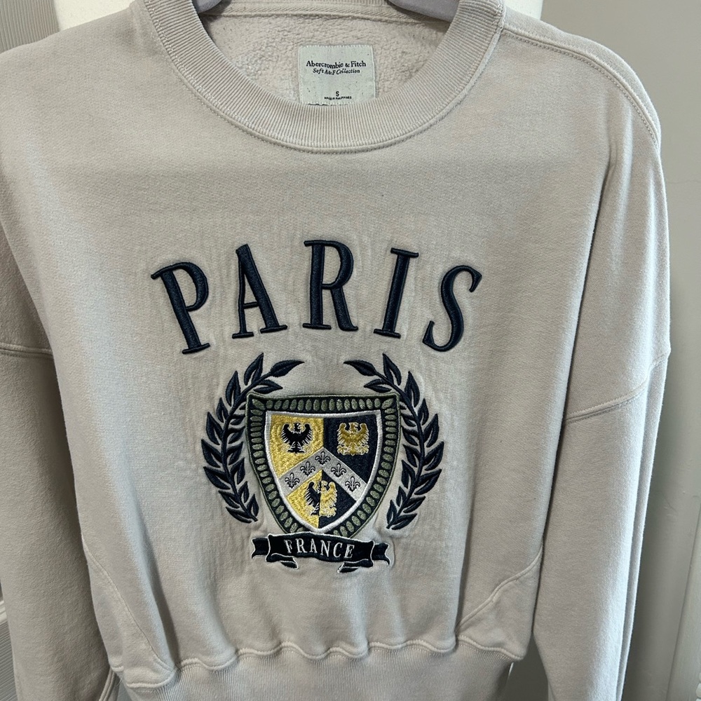 Abercrombie & Fitch Cream Paris Crest Crewneck Sweater